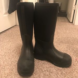 Muck boots chore editions wms SZ 7 WORN ONCE